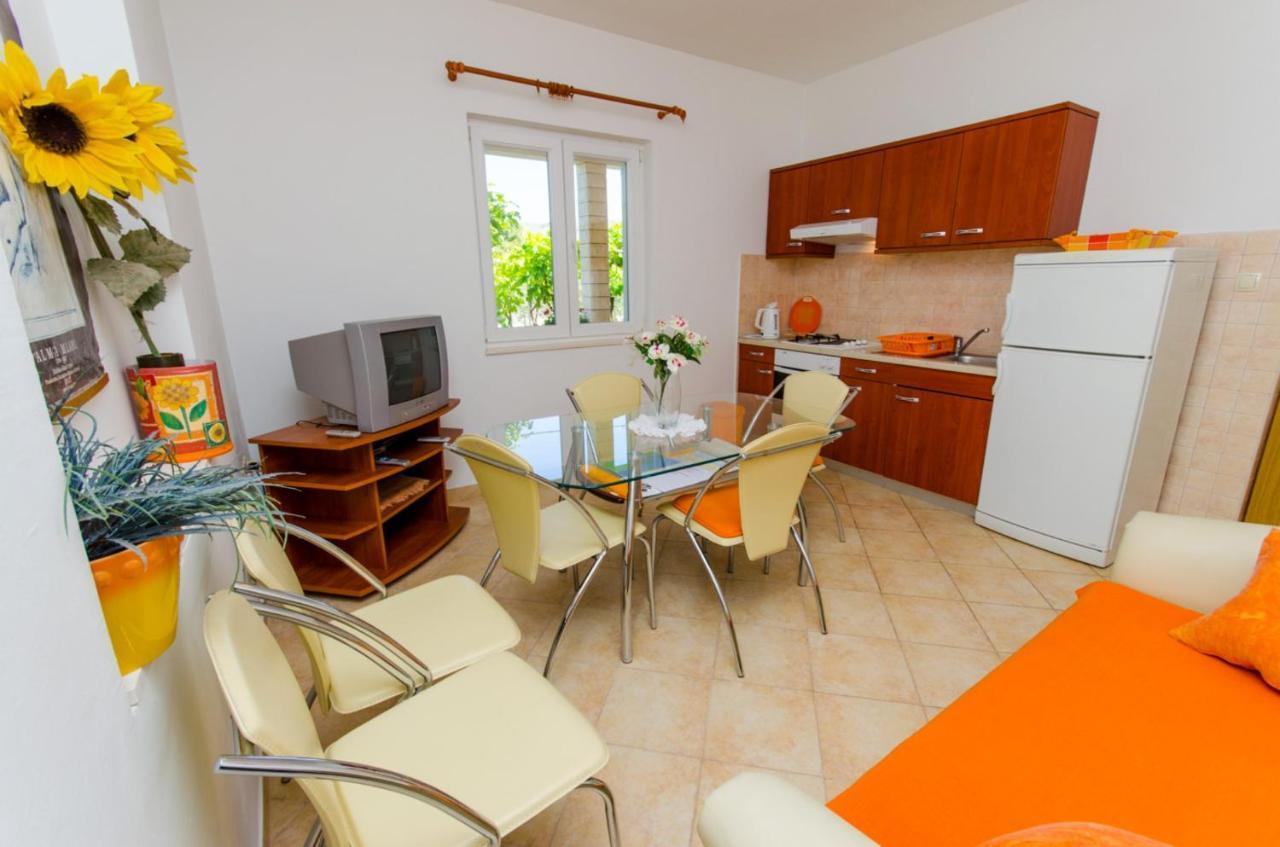 Apartments Ivana Trogir Exterior foto